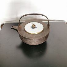 Manabé en fonte et porcelaine Japonaise époque Meïji 