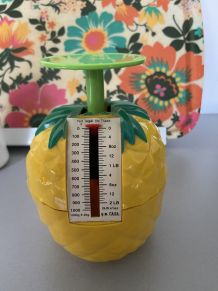Balance ananas annee 70