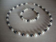 Parure ancienne collier et bracelet perles blanches et noire