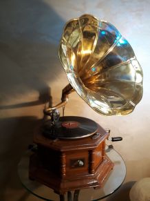 Ancien gramophone la voix de son maitre avec pavillon en lai