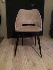 Chaise tonneau moumoute 