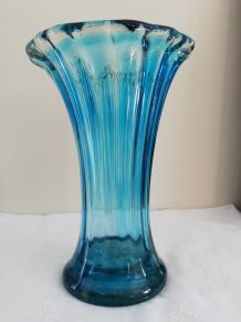 Vase vintage en verre bleu