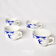  4 tasses blanches et bleues