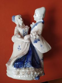 Statuette couple dansant en porcelaine
