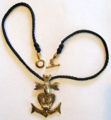 Collier pendentif croix de Camargue