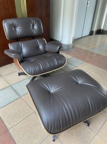 Charles EAMES - Lounge chair et ottoman cuir marron 