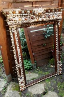 Grand miroir baroque en coquillages 