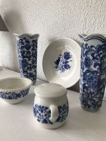 Ensemble vases, coupe, assiette porcelaine et faîence