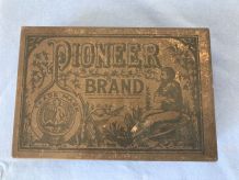 Boite Publicitaire Pioneer Brand