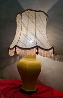 lampe asia socle bois  1970 abatjour  coton chiné avec perle