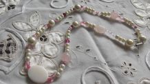 Collier perles de verre et quartz rose