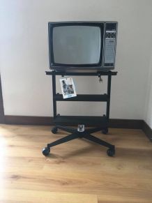 Téléviseur vintage 