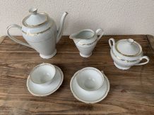 Beau service à thé en porcelaine de Sologne Larchevêque
