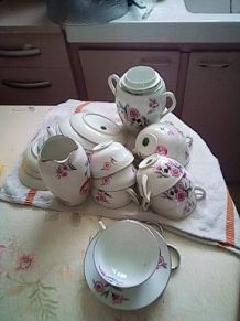  un service à café ou thé 12 pièces en porcelaine fine de Li