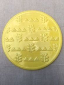 Dessous-plat céramique décor feuilles en relief