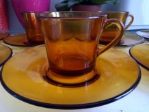 Lot de 7 tasses et 7 soucoupes Duralex orange/ambré vintage