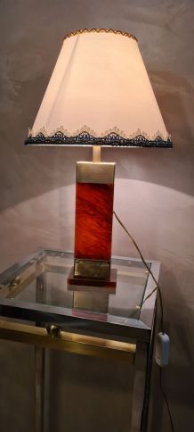 lampe laiton et resine ambré   1970  type deluxe  40x22 trac