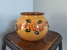 Vase en céramique émaillée jaune moutarde forme boule