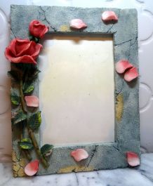 Porte photo avec roses appliquées