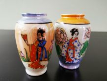 Paire de Vases en porcelaine japonaise