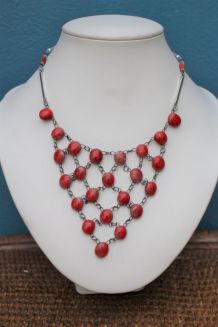 Collier perle céramique rouge effet maille année 50-60