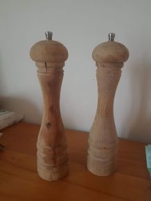 moulin a poivre/sel  hauteur 25cm