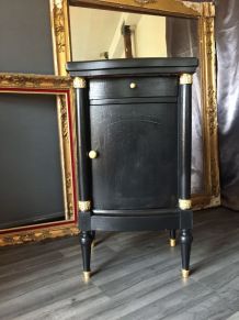 Petite commode style Empire