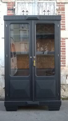 armoire vitrine parisienne noir