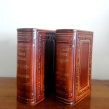 Flacons à liqueur en forme de livres anciens 