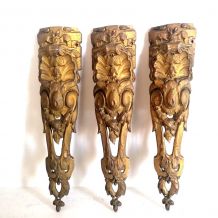 Frontons, garnitures d'ameublement en bronze style Louis XV