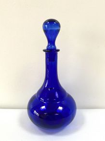 Superbe carafe ancienne en verre bleu cobalt 