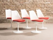 5 chaises Tulip modèle 151, design par Eero Saarinen, Knoll 