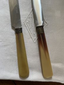 Couteaux anciens au style art déco .