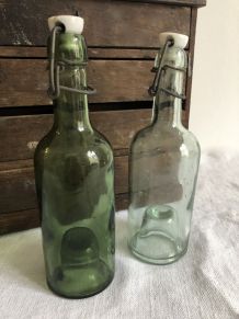 2 bouteilles à forte piqûre - Contenance 300 ml