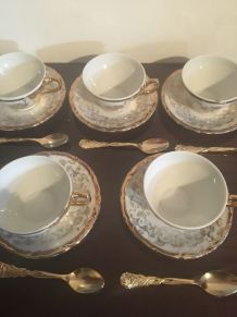 5 tasses à café &amp; cuillères porcelaine
