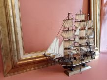 Maquette de bateau en bois "Frégate Espagnole"
