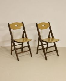 Paire de chaises pliantes vintage année 50 dossier sculpté. 