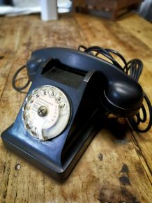 Téléphone cadran ancien