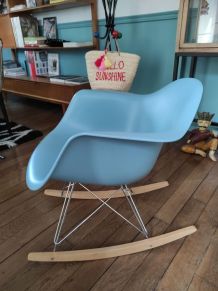 Rocking chair RAR eames bleu clair