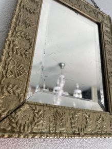 Miroir ancien avec chaînette 