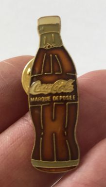 Pin’s Bouteille de Coca Cola année 80