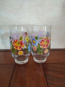 Lot de 2 verres vintage Arcoroc motifs floraux