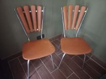 Lot de 2 chaises vintages  modèle : "Pétales"