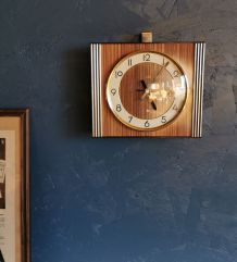Horloge formica vintage pendule silencieuse Hermle bois doré