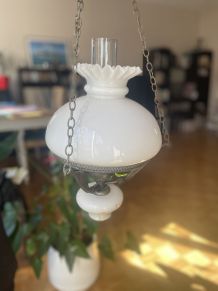 Suspension opaline