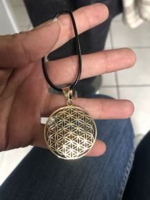 Pendentif fleur de vie 