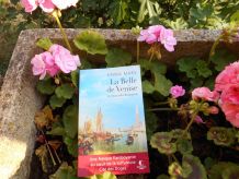 LIVRE LA BELLE DE VENISE EMMA MARS NEUF 