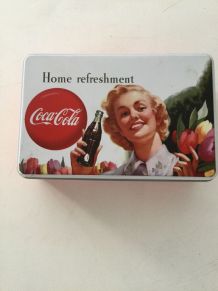 Boîte Coca-Cola vintage pin up 