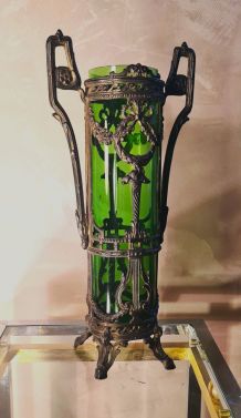 vase en etain  napoleon ,,art nouveau  1900  avec son verre 