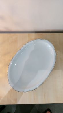 plat ovale en porcelaine liseré or